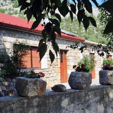 In Starigrad-paklenica 34262 Tatil Evi