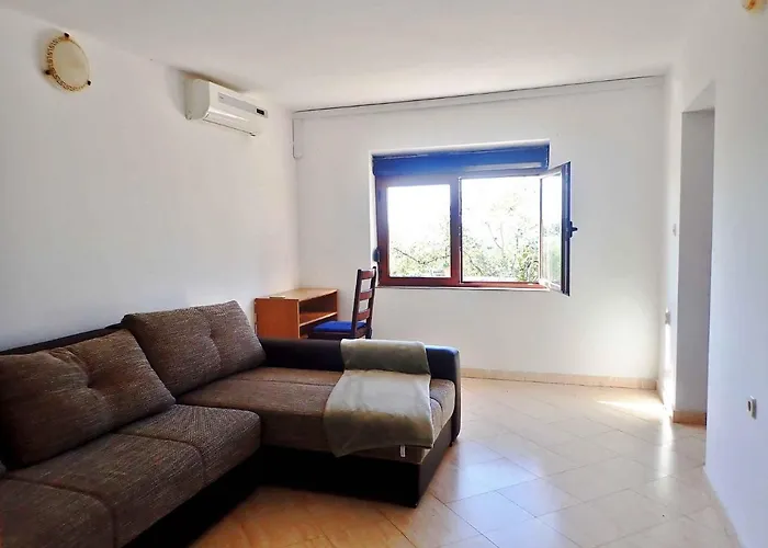 In Starigrad-paklenica 34262 *