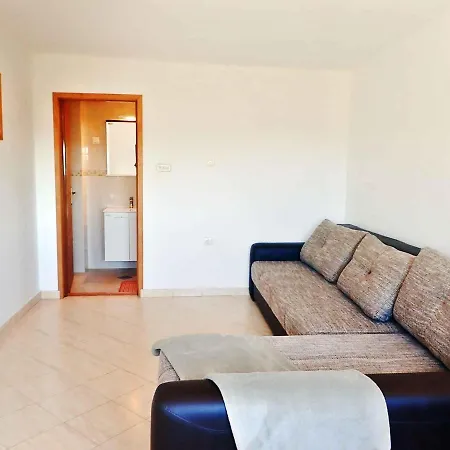 Holiday home In Starigrad-paklenica 34262 *