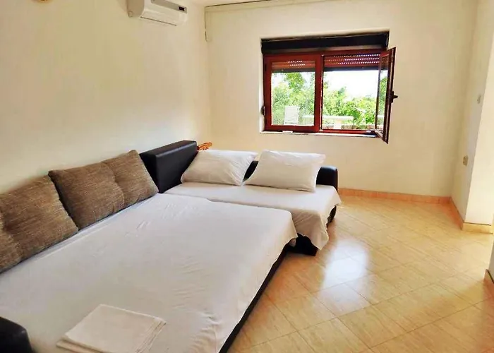 In Starigrad-paklenica 34262