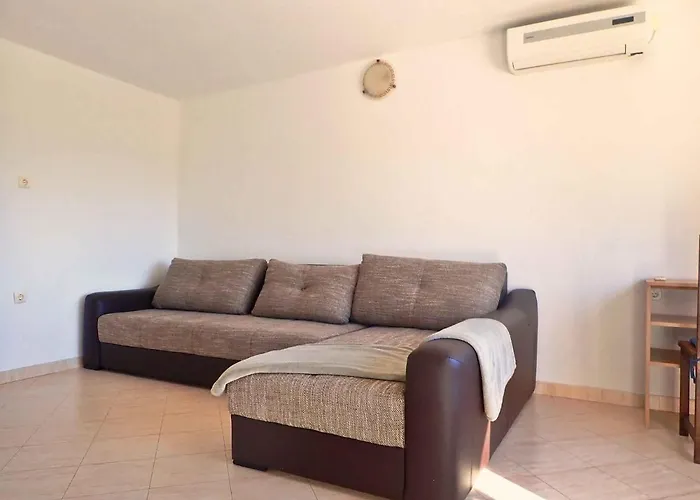 In Starigrad-paklenica 34262 * Starigrad Paklenica