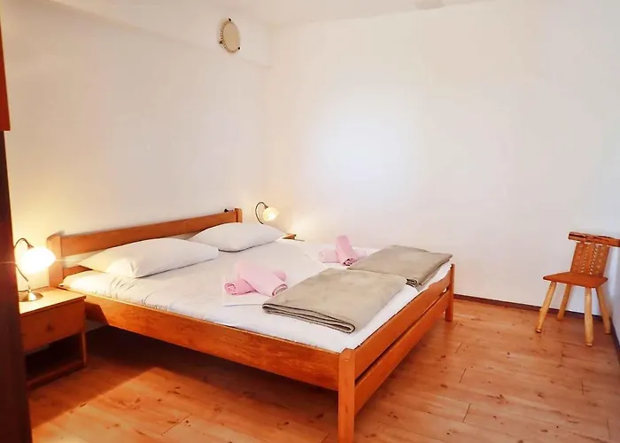 In Starigrad-paklenica 34262 Стариград-Пакленица