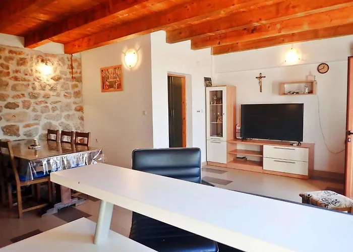 In Starigrad-paklenica 34262 *